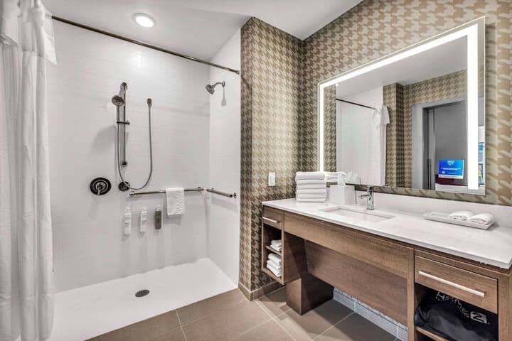 Bathroom shower