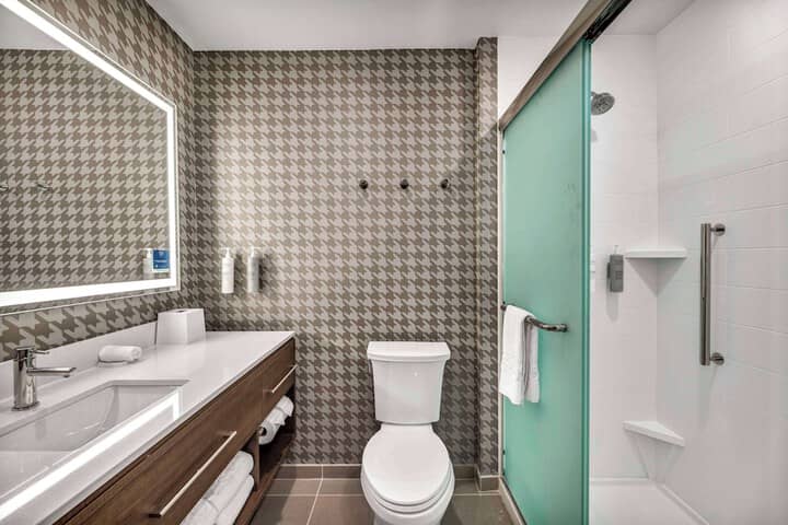 Bathroom shower